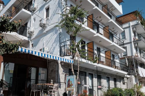 Binamız Hakkında